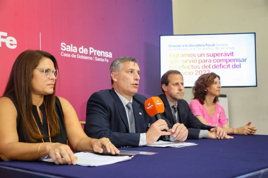 Olivares: “Con disciplina fiscal y eficiencia, cerramos 2024 con un leve superávit que logró compensar los efectos del déficit de 2023”