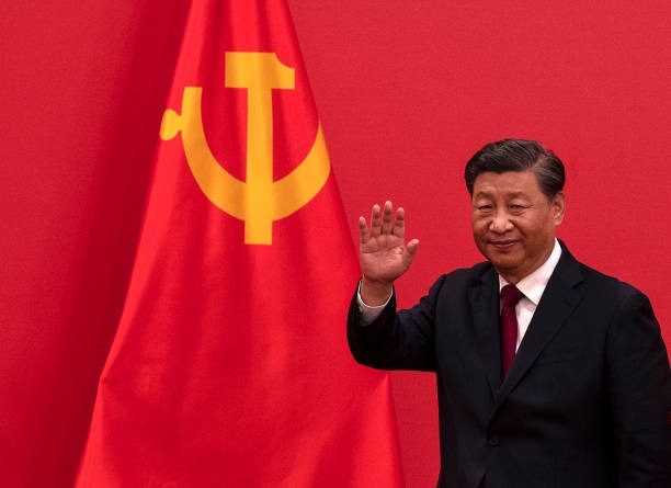 China le responde a Trump y sube aranceles a productos claves de Estados Unidos
