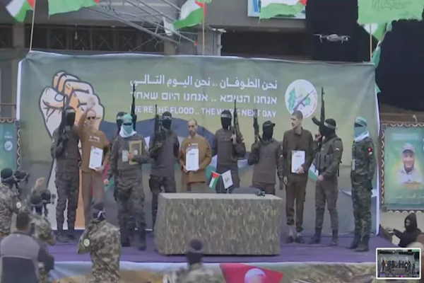 Gaza: Hamás liberó a otros tres rehenes israelíes