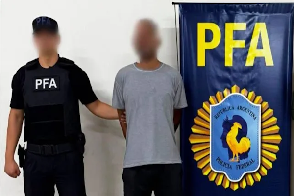 Cinco vendedores de drogas capturados por policías federales 