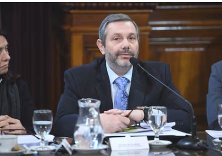 Milei echó al titular de Anses