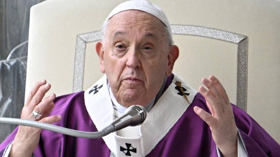 El Papa volvió a solicitar asistencia para una lectura: sigue con bronquitis