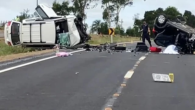 Brutal choque en Uruguay: dos turistas argentinos murieron