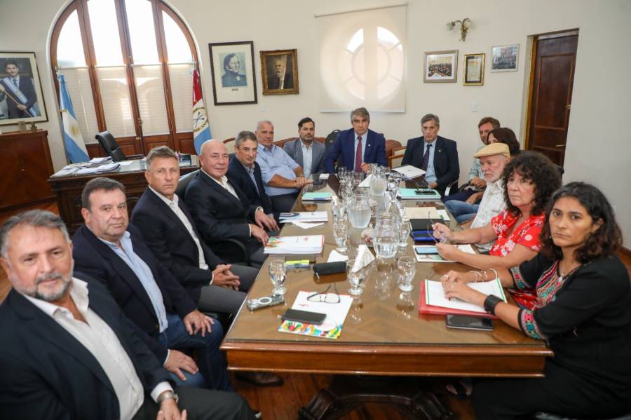 La provincia ofreció a ATE y Upcn aumentos en tramos y volver a reunirse en abril