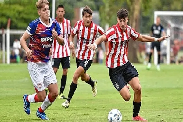 Unión debutó con derrota ante Estudiantes en Reserva