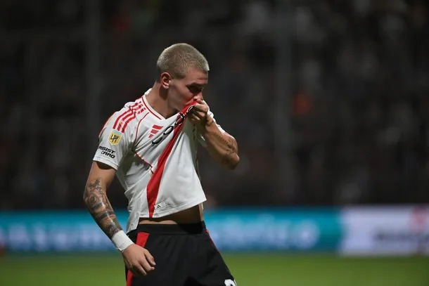 River se afianzó en el torneo tras vencer a San Martín de San Juan