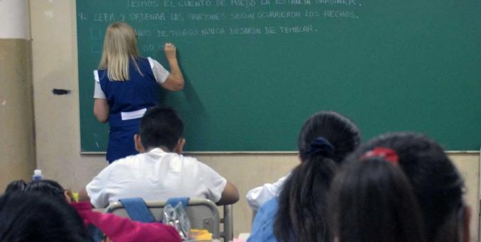 Docentes de gestión pública y privada deberán completar la Declaración Jurada 