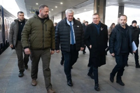Líderes extranjeros llegaron a Kiev con motivo del tercer aniversario de la crisis bélica Ucrania-Rusia