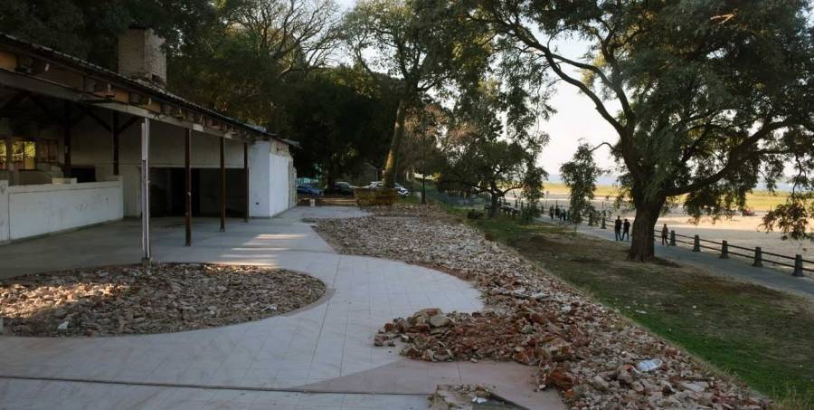 Vecinos de la costanera expresaron su preocupación por la ocupación de un espacio público  