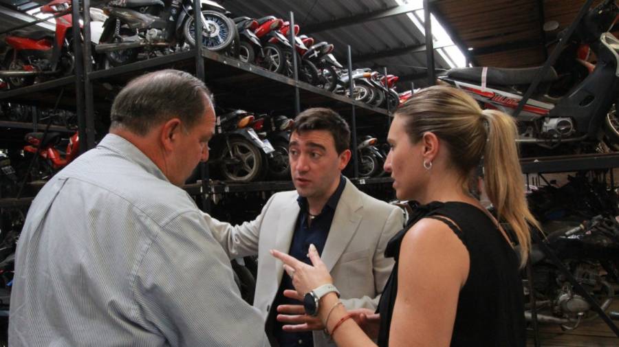 Convenio para compactar vehículos del Corralón Municipal 