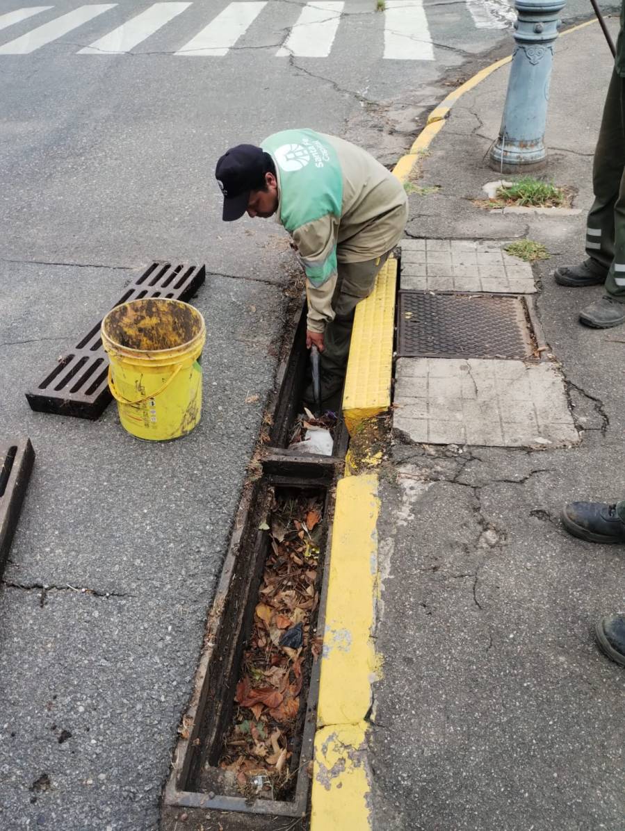 El municipio intensifica limpieza y desobstrucción de desagües pluviales