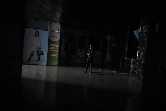 Chile: el apagón que dejó al 98% de la población sin luz causó tres muertes por electrodependencia
