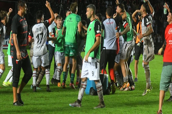 A Colón la efectividad le alcanzó para vencer  a Chaco For Ever