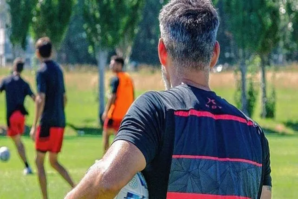Colón recupera a un jugador y espera por otro