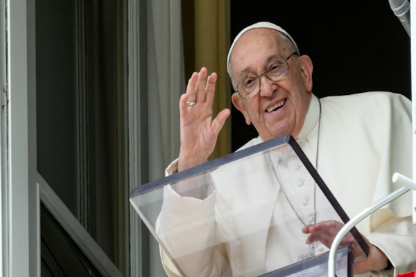 El papa Francisco pasó otra noche tranquila y está estable
