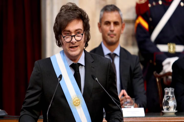 Acuerdo con el FMI: el Gobierno publicaría el DNU el lunes 
