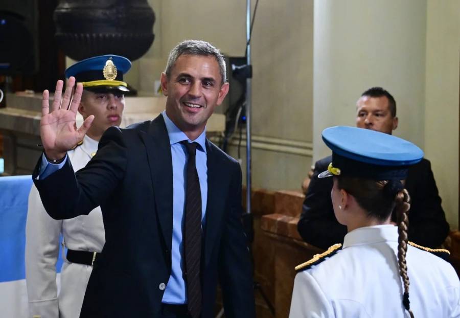 FMI: Libertad Avanza y el PRO citan a una sesión especial para el miercoles para debatir el DNU