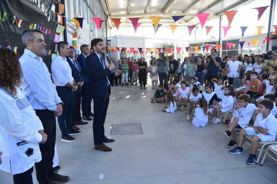 Pullaro inauguró otra escuela y dijo que “Santa Fe le muestra al país que se puede salir adelante con un modelo distinto”