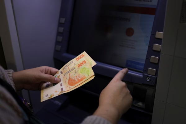 Cajero automático: nunca pidas el recibo al finalizar un retiro