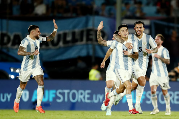 Argentina le ganó con autoridad a Uruguay y quedó a un paso del Mundial 2026