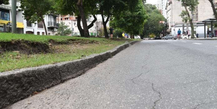 Repararán el hundimiento frente a la plaza Pueyrredón