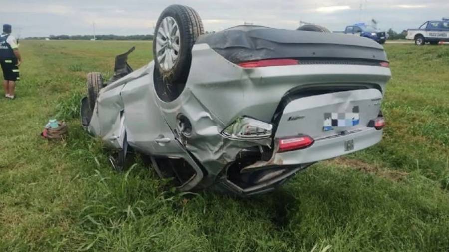 Una empleada municipal de Sauce Viejo falleció en el vuelco de su auto en la Ruta Nacional 19