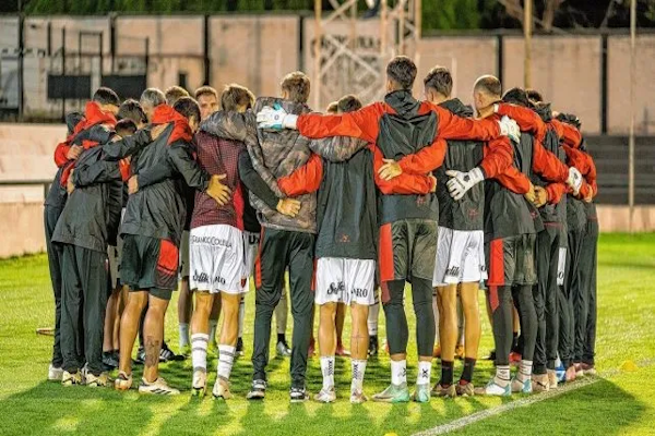 Colón tiene la semana de trabajo pensando en Gimnasia (J)