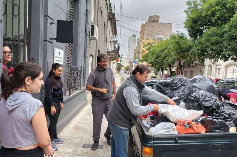 Parten hacia Bahía Blanca las donaciones de santafesinos