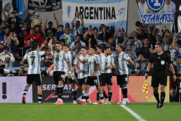 La Selección Argentina se floreó, goleó, derrotó a Brasil y está en el Mundial 2026