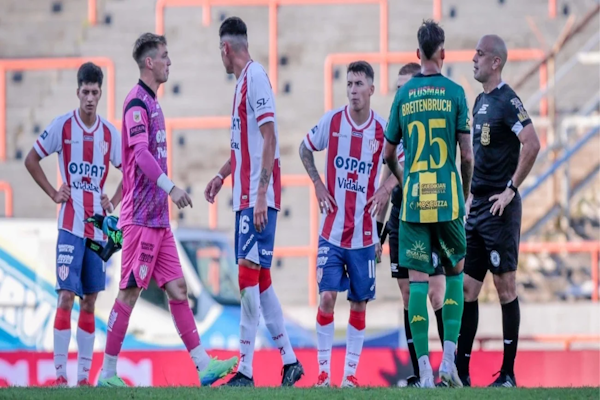 Unión se sigue complicando en la tabla del descenso, perdió ante Aldosivi