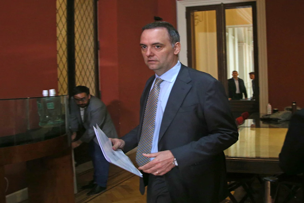 Piden la renuncia de Manuel Adorni ante su candidatura