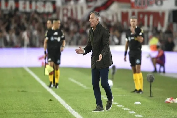 Holan elogió la actitud de Rosario Central