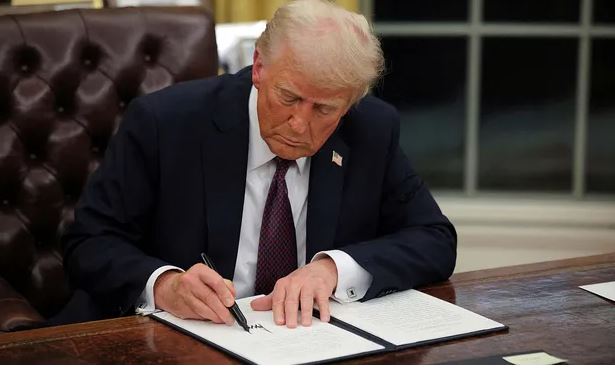 EEUU: Donald Trump anunció que fijará aranceles de 25% para cada uno de los vehículos fabricados en el extranjero