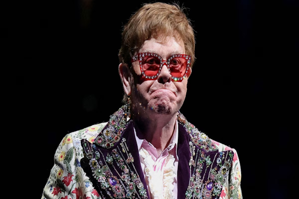Elton John habló sobre sus problemas de visión