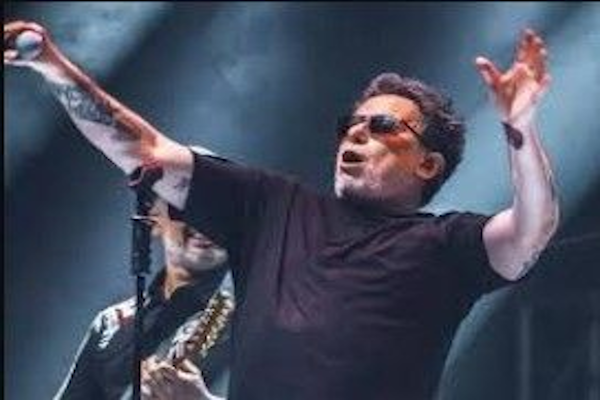 Show de Andrés Calamaro: furia por el corte de transmisión en el Quilmes Rock
