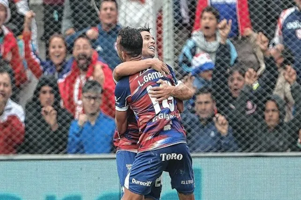 Gran triunfo de Unión ante Central Códoba en el 15 de Abril