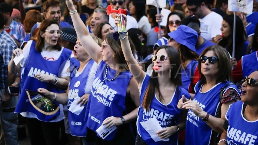 La provincia descontará el día a los empleados que adhieran a la huelga
