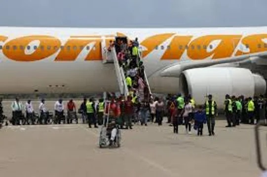 Autoridades venezolanas recibieron a 178 migrantes expulsados por Estados Unidos