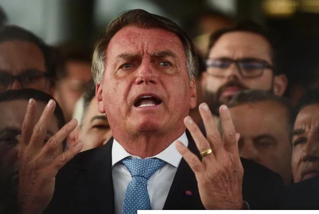 Bolsonaro fue internado en Natal