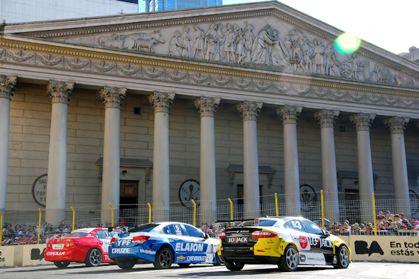 TC 2000: el día que Bergoglio bendijo a pilotos y autos