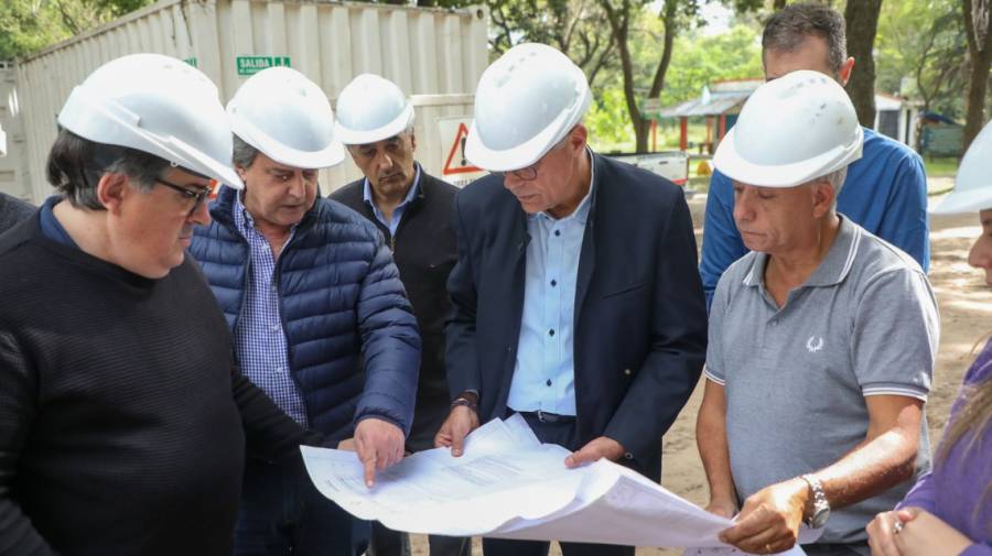 Recorrió el avance de las obras en La Esmeralda y visitó el Parque provincial Cayastá