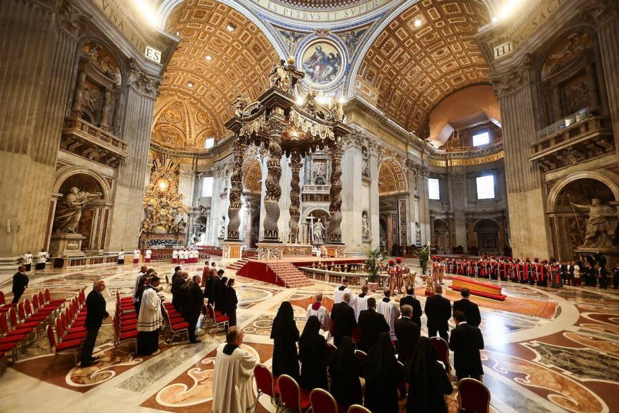 El féretro del papa Francisco se cerrará hoy