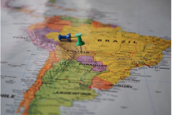 Histórico: Bolivia y Chile eliminan visas diplomáticas 