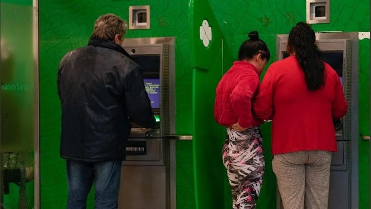 Los bancos cierran jueves y viernes: ¿qué operaciones podrán realizarse?