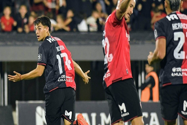 Newell ´s le ganó a Huracán e irá por todo ante Racing