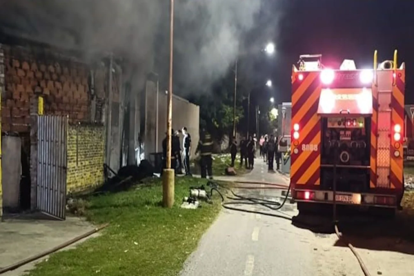 Se incendió un depósito en Barrio Candioti