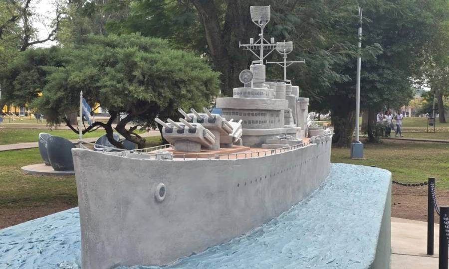 Inauguran una réplica del “A.R.A. Gral Belgrano” en homenaje a los Héroes de Malvinas