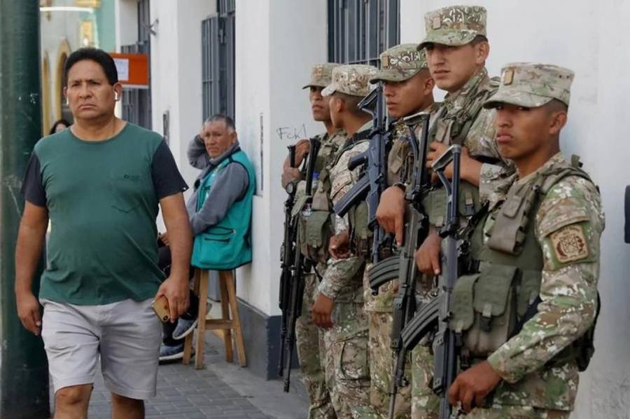 Boluarte declaró el toque de queda en localidad donde fueron asesinados 13 mineros