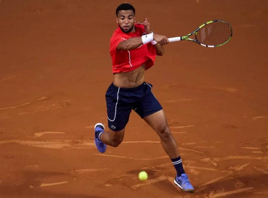 Fils venció a Tsitsipas y sigue con vida en el Masters 1000 de Roma