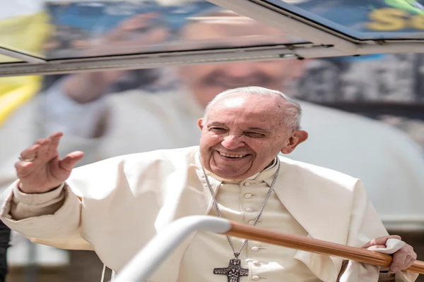 Gran homenaje de Olympique de Marsella al Papa Francisco